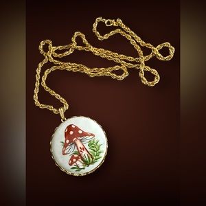 Vintage hand painted mushrooms on porcelain gold tone pendant on rope chain 27”
